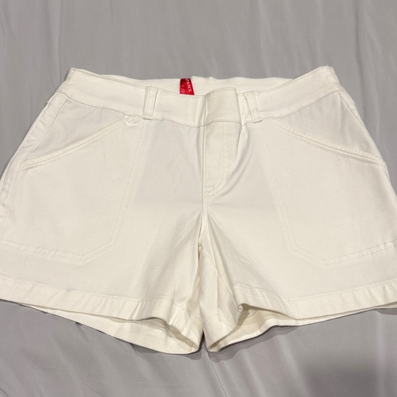 Spanx Brand Women's White Casual 4” Twill Shorts Size M NWOT - Picture 2 of 5